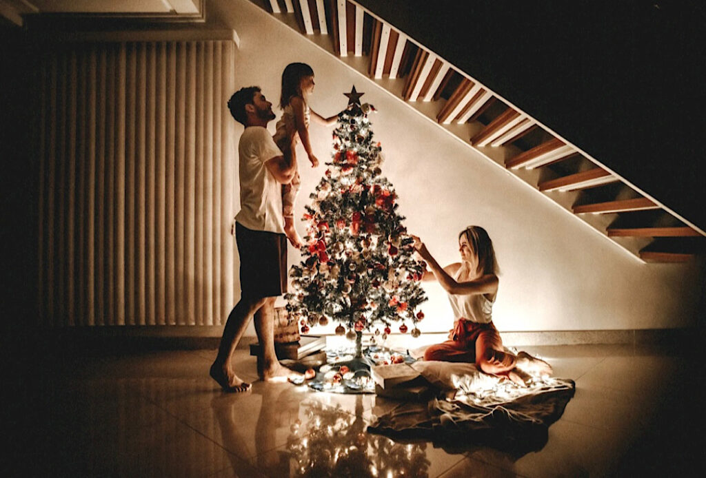 アメリカ クリスマスツリー 飾り付けの写真